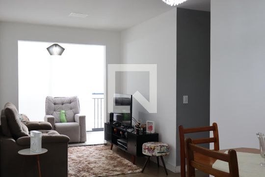 Sala  de apartamento à venda com 3 quartos, 75m² em Picanço, Guarulhos