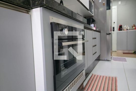 Cozinha e Área de Serviço de apartamento à venda com 3 quartos, 75m² em Picanço, Guarulhos