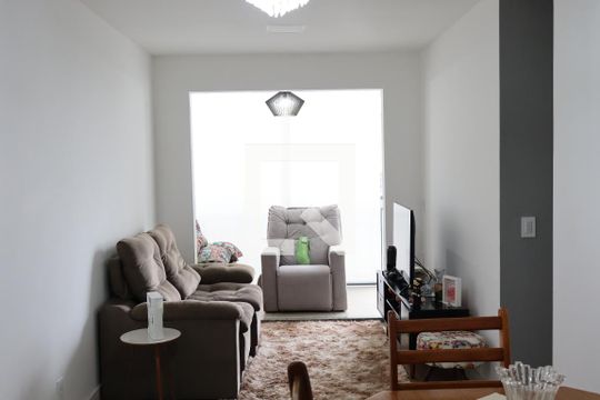 Sala  de apartamento à venda com 3 quartos, 75m² em Picanço, Guarulhos