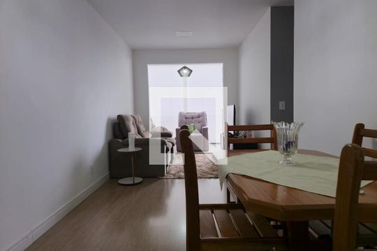 Sala de apartamento à venda com 3 quartos, 75m² em Picanço, Guarulhos
