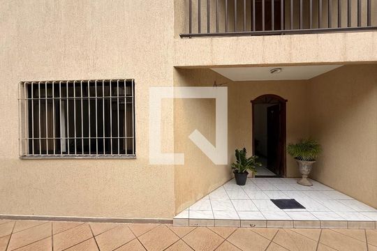 Casa para alugar com 3 quartos, 360m² em Alto Caiçaras, Belo Horizonte