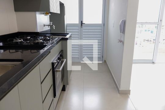 Apartamento à venda com 2 quartos, 45m² em Quitaúna, Osasco