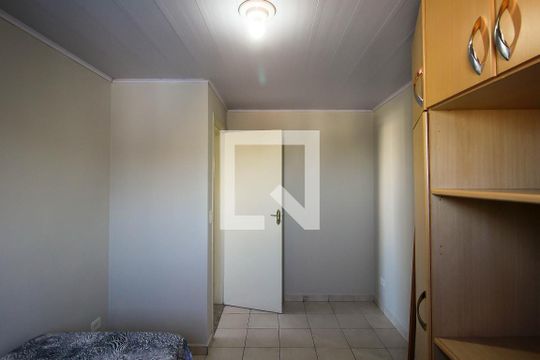 Quarto 2 de casa para alugar com 2 quartos, 80m² em Vila Tolstoi, São Paulo