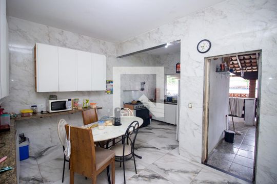 Cozinha de casa para alugar com 4 quartos, 360m² em Bom Jesus, Contagem