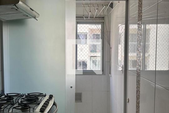 Cozinha de apartamento à venda com 2 quartos, 45m² em Vila Homero Thon, Santo André