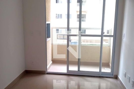 Sala de apartamento à venda com 2 quartos, 32m² em Costa E Silva, Porto Alegre
