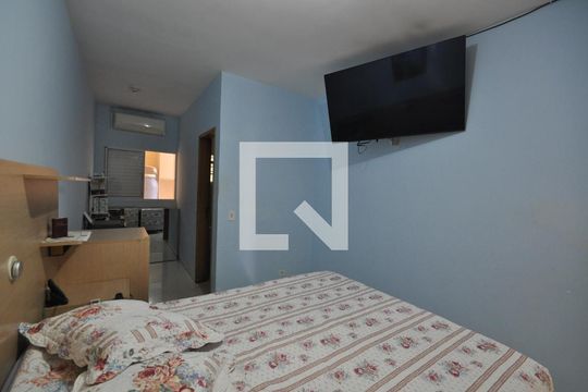 Quarto Suíte 1 de casa para alugar com 4 quartos, 150m² em Vila Gustavo, São Paulo