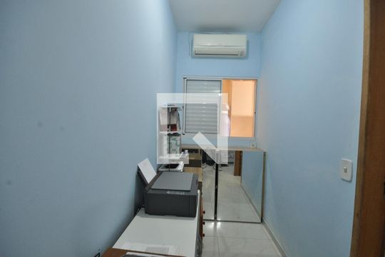 Closet de casa para alugar com 4 quartos, 150m² em Vila Gustavo, São Paulo