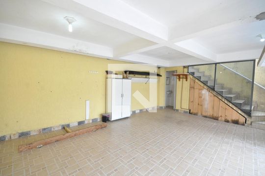 Garagem de casa para alugar com 4 quartos, 150m² em Vila Gustavo, São Paulo