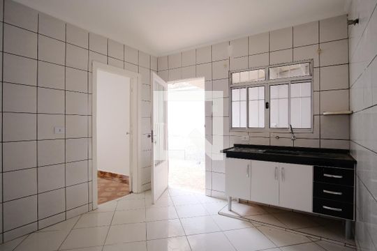 Cozinha de casa para alugar com 2 quartos, 140m² em Penha de França, São Paulo
