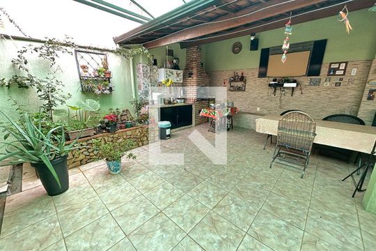 Casa à venda com 5 quartos, 266m² em Parque Recreio, Belo Horizonte