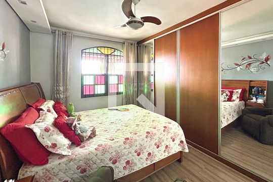 Casa à venda com 5 quartos, 266m² em Parque Recreio, Belo Horizonte
