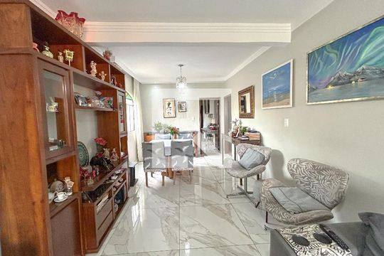 Casa à venda com 5 quartos, 266m² em Parque Recreio, Belo Horizonte