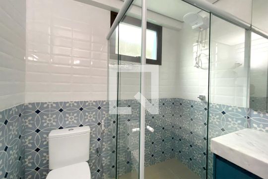 Banheiro de apartamento para alugar com 1 quarto, 49m² em Santa Tereza, Belo Horizonte
