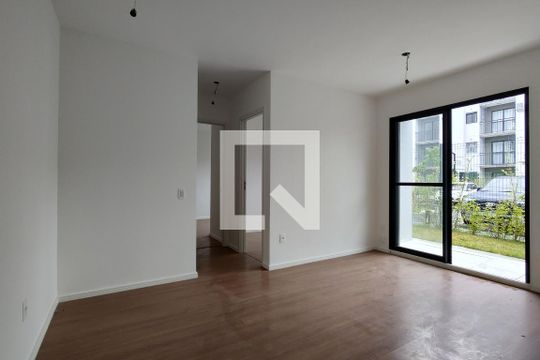 Sala de apartamento à venda com 2 quartos, 50m² em Barra Olímpica, Rio de Janeiro