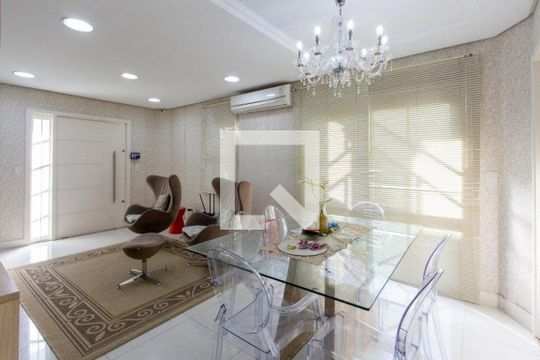 Sala de casa para alugar com 5 quartos, 330m² em Tristeza, Porto Alegre