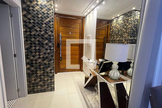 Sala de casa de condomínio à venda com 4 quartos, 329m² em Jardim Cordeiro, São Paulo