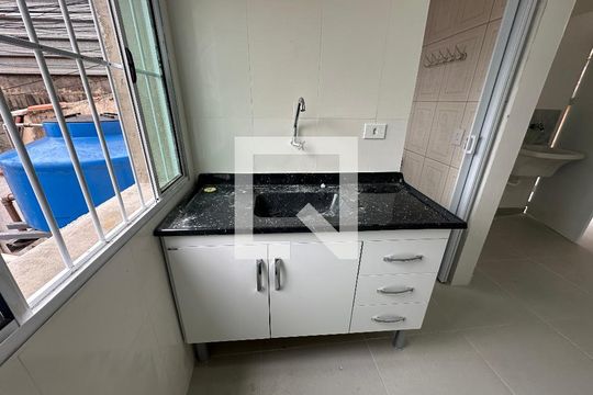Sala/Cozinha de casa para alugar com 1 quarto, 70m² em Jardim Silveira, Barueri