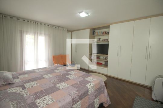 Suíte Master de casa à venda com 3 quartos, 289m² em Vila Dora, Santo André