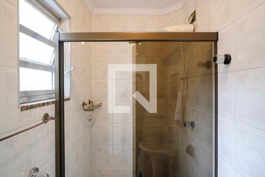 Banheiro social de casa à venda com 3 quartos, 184m² em Cerâmica, São Caetano do Sul
