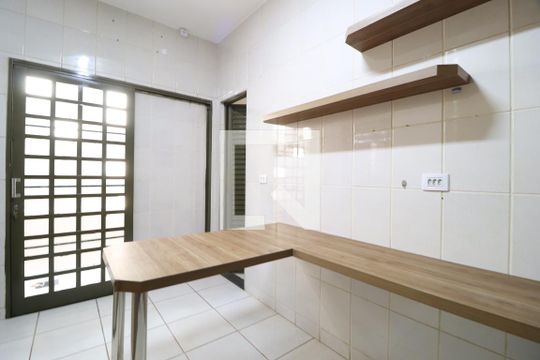 Escritório de casa para alugar com 3 quartos, 250m² em Tabajaras, Uberlândia