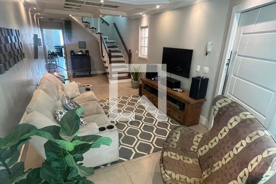 Casa à venda com 4 quartos, 195m² em Vila Nova Mazzei, São Paulo
