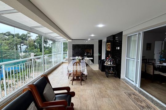 Varanda 4 de apartamento à venda com 3 quartos, 231m² em Jardim Arpoador, São Paulo