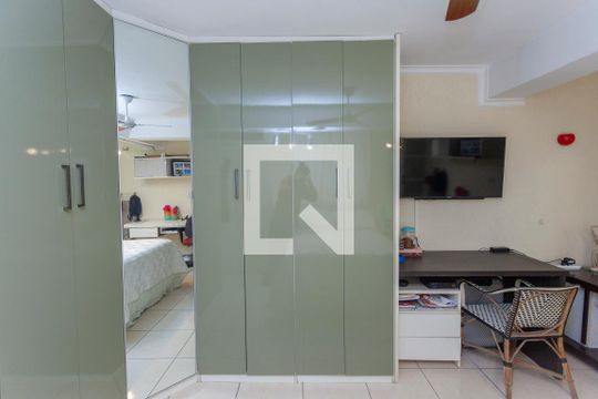 Quarto Suíte de casa à venda com 3 quartos, 160m² em Socorro, São Paulo