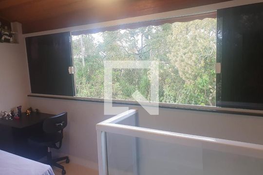 Quarto de casa de condomínio para alugar com 3 quartos, 115m² em Jardim Petropolis, Cotia