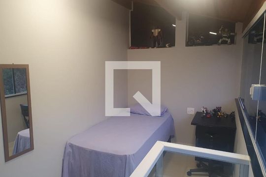 Quarto de casa de condomínio para alugar com 3 quartos, 115m² em Jardim Petropolis, Cotia