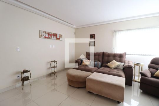 Sala de casa para alugar com 3 quartos, 390m² em Jardim Karaíba, Uberlândia