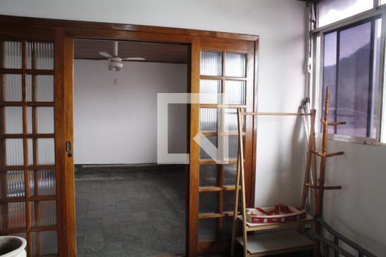 Sala de casa à venda com 2 quartos, 95m² em Jacarepaguá, Rio de Janeiro