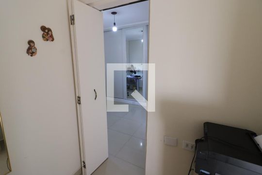 Corredor de casa à venda com 2 quartos, 180m² em Jardim das Flores, Osasco