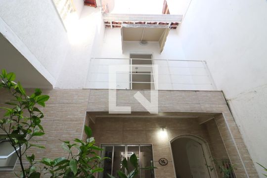 Garagem de casa à venda com 2 quartos, 180m² em Jardim das Flores, Osasco