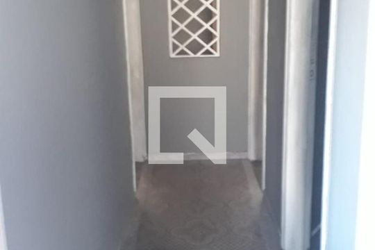 Casa para alugar com 2 quartos, 300m² em Centro, Mogi das Cruzes