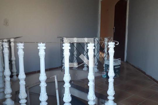 Casa para alugar com 2 quartos, 300m² em Centro, Mogi das Cruzes