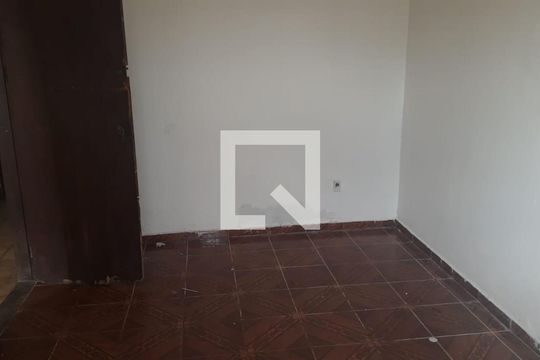 Casa para alugar com 2 quartos, 300m² em Centro, Mogi das Cruzes