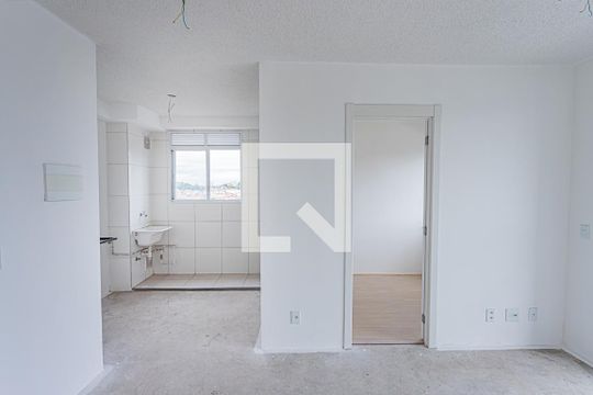 Sala, cozinha e área de serviço de apartamento à venda com 2 quartos, 39m² em Vila Barreto, São Paulo