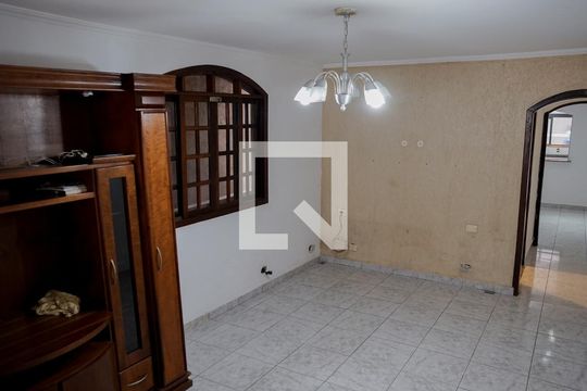 Sala de casa para alugar com 4 quartos, 253m² em Vila Sirena, Guarulhos