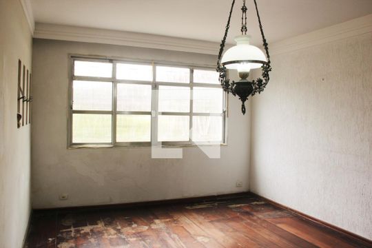 Sala  de casa para alugar com 3 quartos, 250m² em Ponta da Praia, Santos