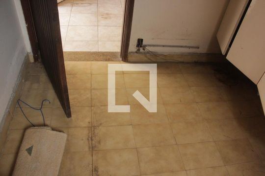 Quarto de Serviço de casa para alugar com 3 quartos, 250m² em Ponta da Praia, Santos