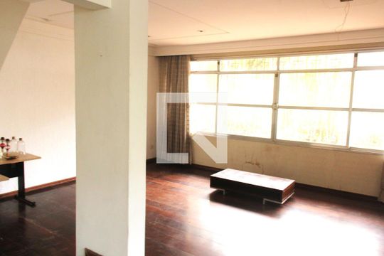 Sala  de casa para alugar com 3 quartos, 250m² em Ponta da Praia, Santos