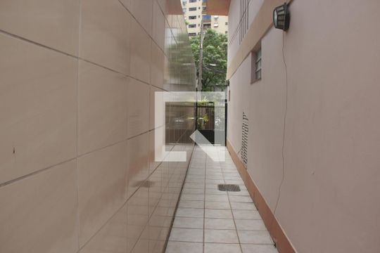 Quintal de casa para alugar com 3 quartos, 250m² em Ponta da Praia, Santos