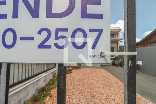 Fachada de casa à venda com 2 quartos, 84m² em Sarandi, Porto Alegre