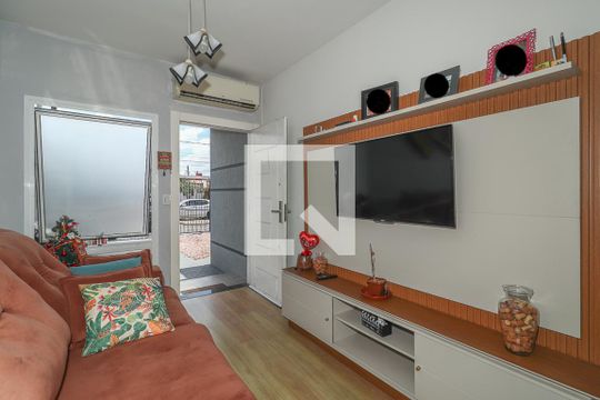 Sala de casa à venda com 2 quartos, 84m² em Sarandi, Porto Alegre