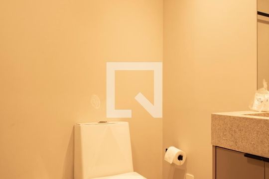 Banheiro de kitnet/studio para alugar com 1 quarto, 25m² em Vila Clementino, São Paulo