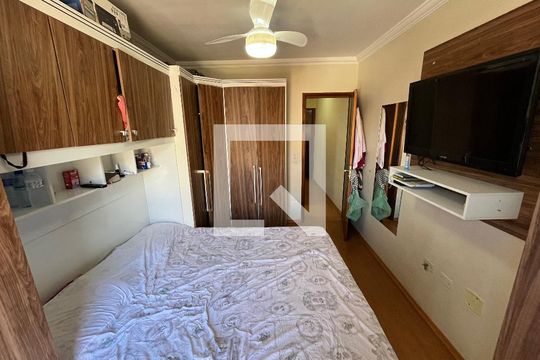 Quarto 2 de casa à venda com 2 quartos, 66m² em Vila Carmosina, São Paulo
