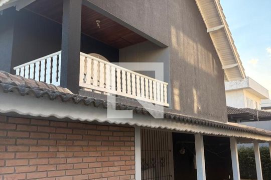 Fachada de casa de condomínio para alugar com 3 quartos, 790m² em Cidade Paquelandia, Itaquaquecetuba