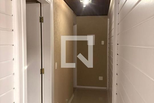 corredor de casa de condomínio para alugar com 3 quartos, 790m² em Cidade Paquelandia, Itaquaquecetuba