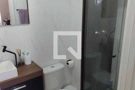 Banheiro de apartamento à venda com 2 quartos, 41m² em Vila Sabrina, São Paulo